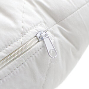 Vzglavnik Cotton Sleep 50×70 cm in 60×80 cm, detajl zadrga